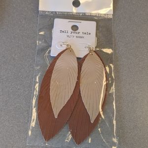 Feather dangle earrings